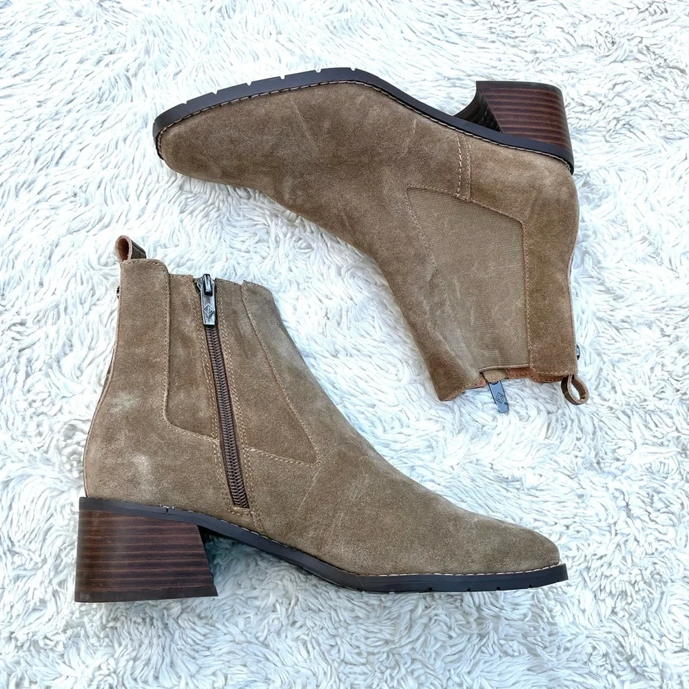 Donald Pliner NWOT Flower Boots in Smoke Sz 8 - Picture 8 of 11